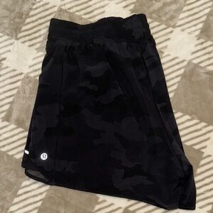 Lululemon Hotty Hot High Rise 4in Short, Dark Camo, Size 14
